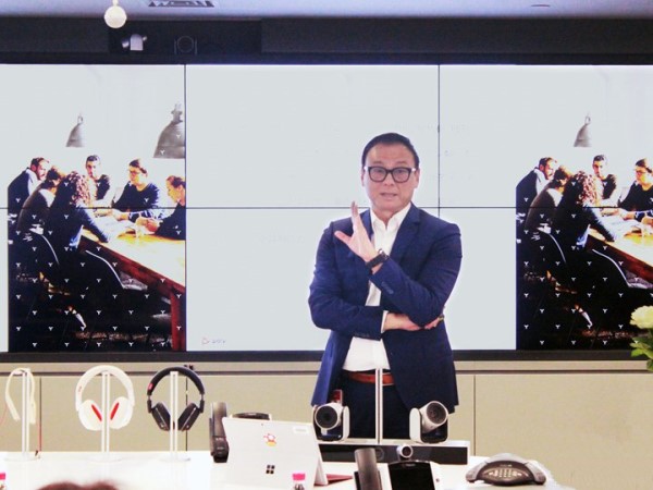 宝利通大中华区副总裁李金水在视频会议新品发布会现场